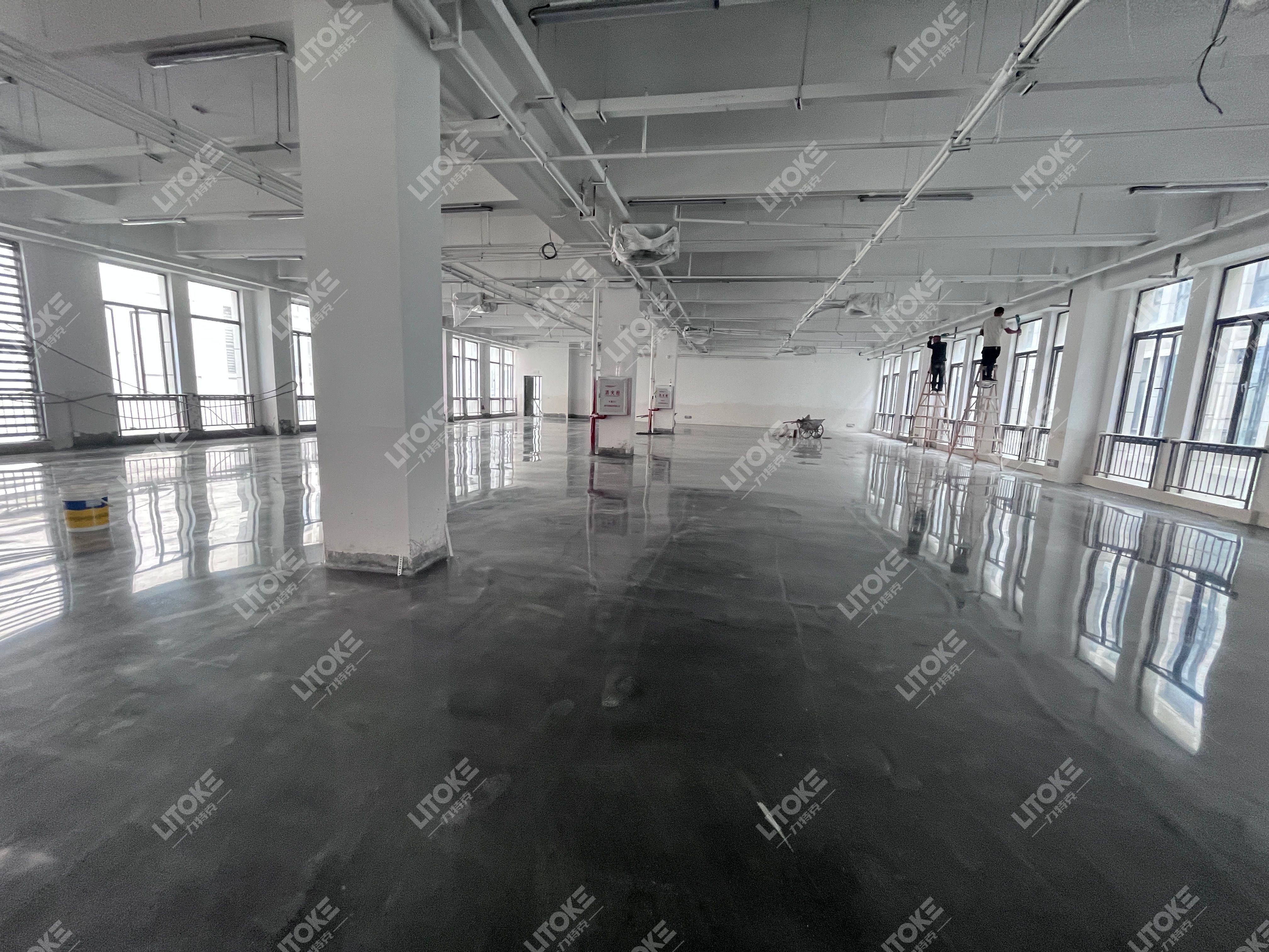 環(huán)氧地坪 vs 金剛砂地坪，工廠車間選擇哪種更劃算？